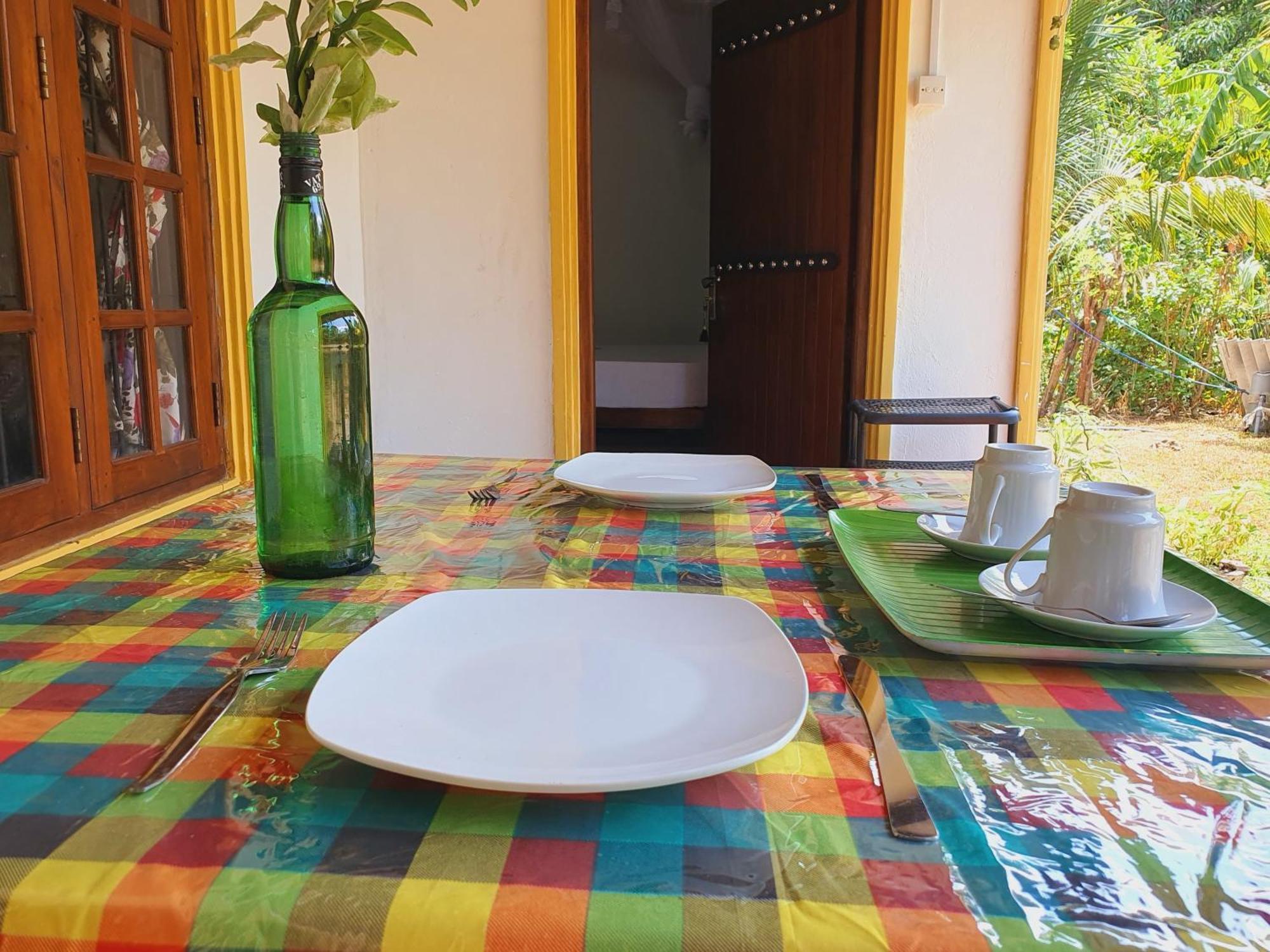 Sanu Home Stay Сигирия Екстериор снимка