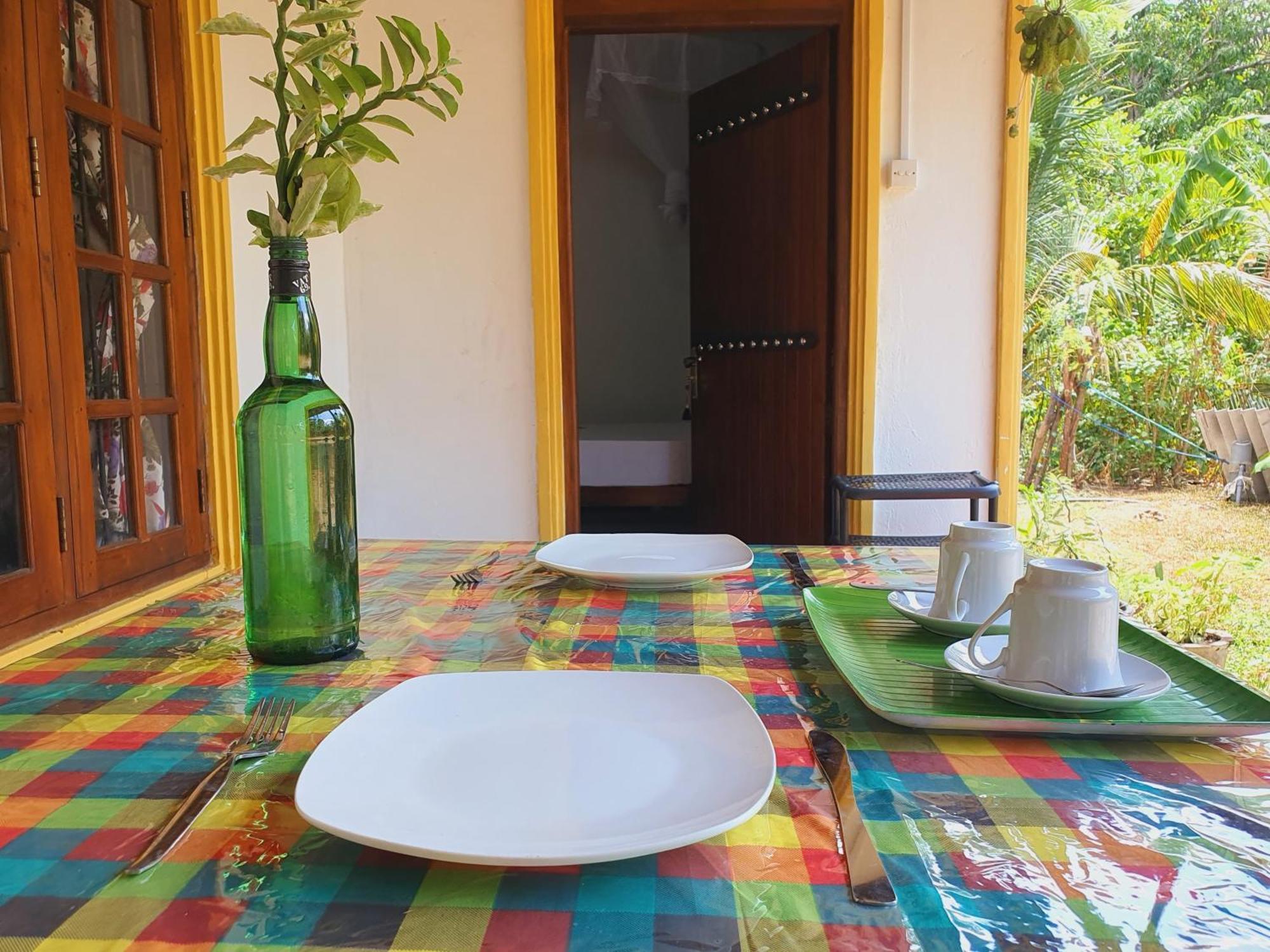 Sanu Home Stay Сигирия Екстериор снимка