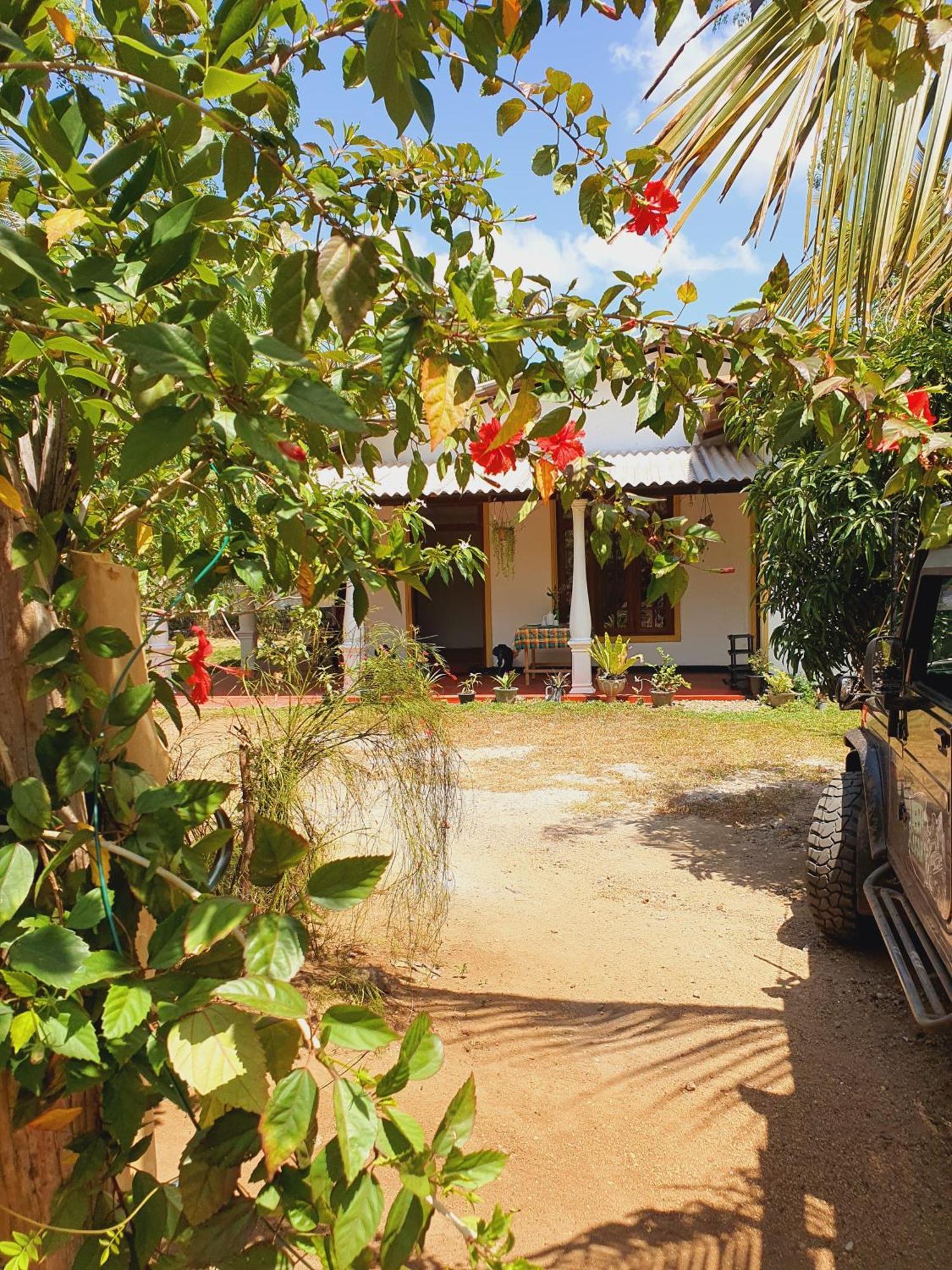 Sanu Home Stay Сигирия Екстериор снимка