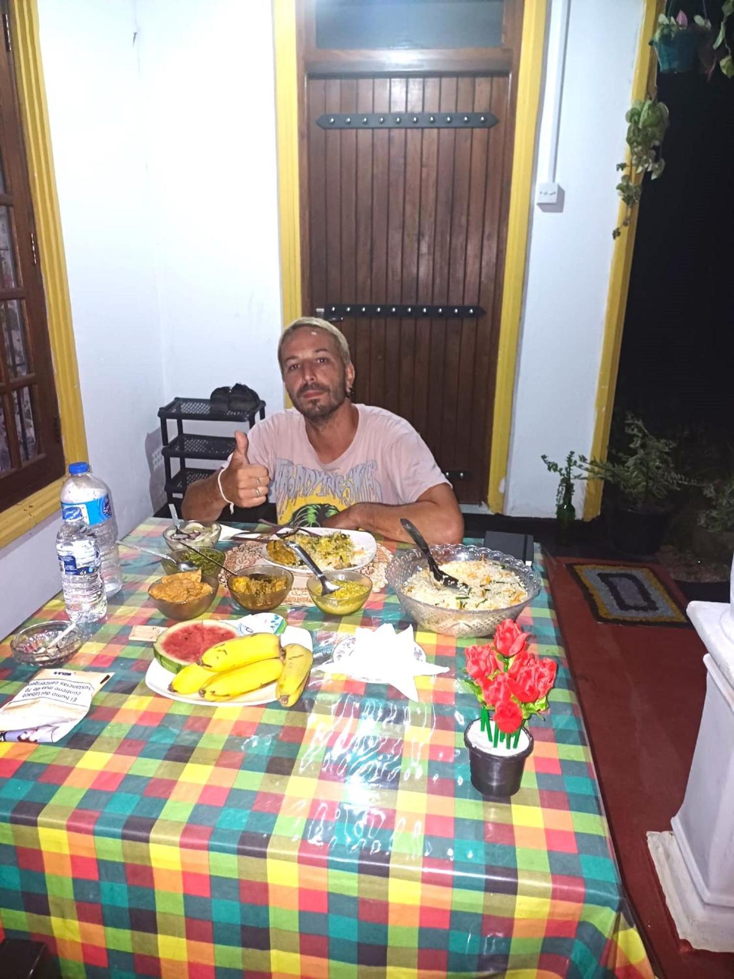 Sanu Home Stay Сигирия Екстериор снимка